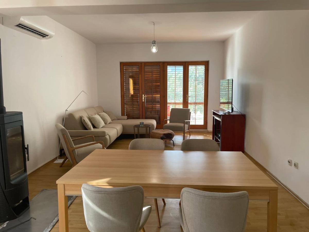 Six Bedroom Holiday Home Matea 플로체 외부 사진