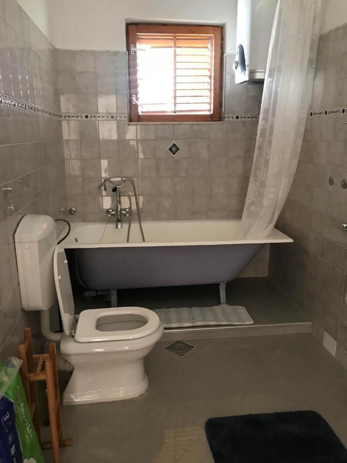 Six Bedroom Holiday Home Matea 플로체 외부 사진